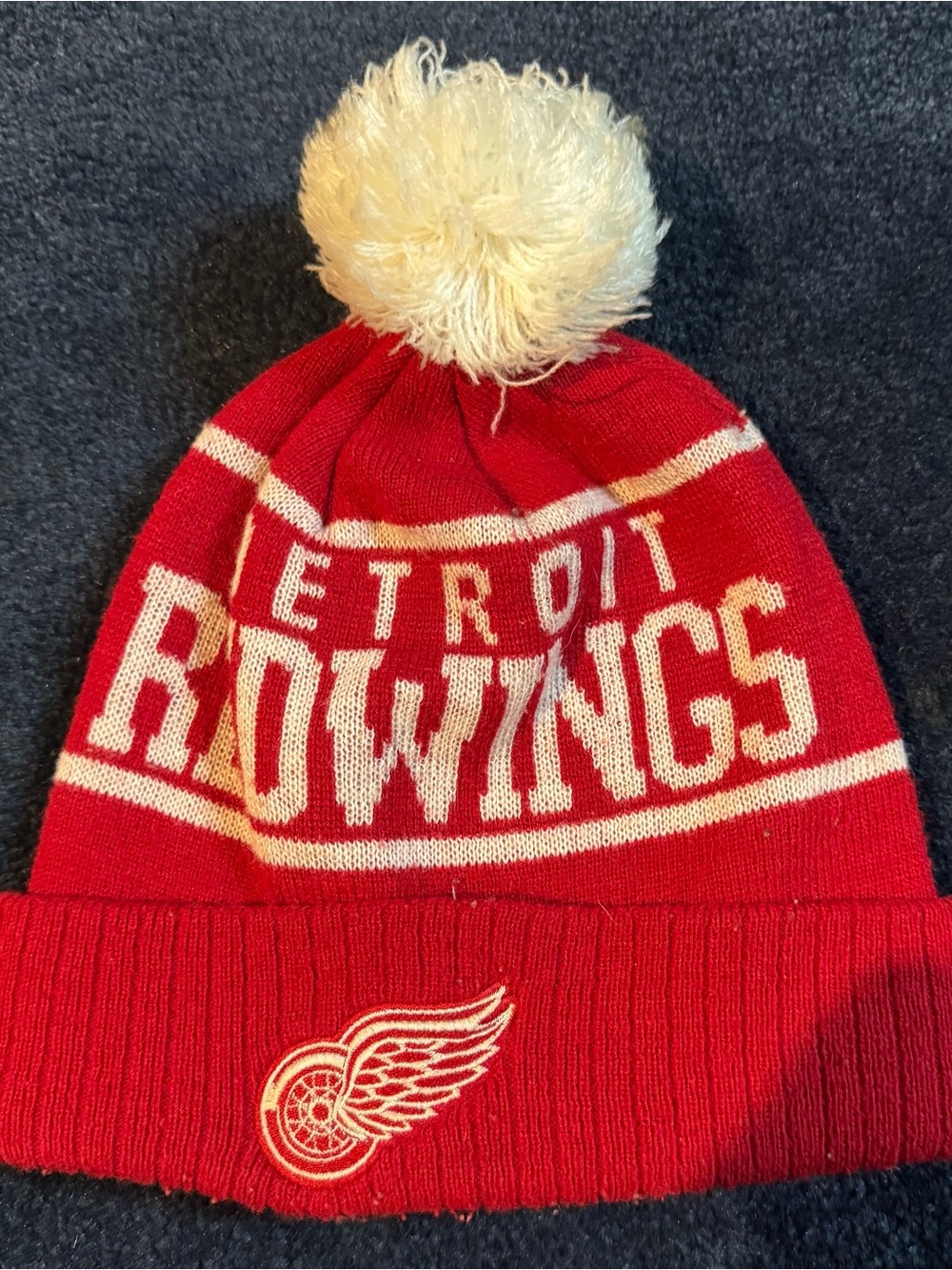 Mitchell & Ness - Detroit Red Wings Red & White Pom Beanie (Size: OS)